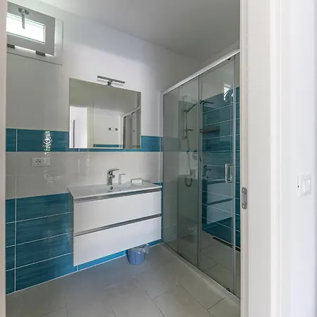 ***villa Prestige**** شقة *